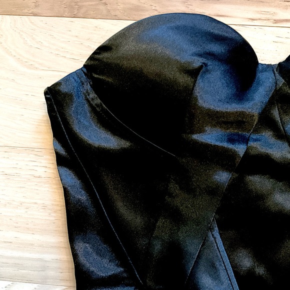 Black cropped strapless satin corset top size M - Picture 2 of 7